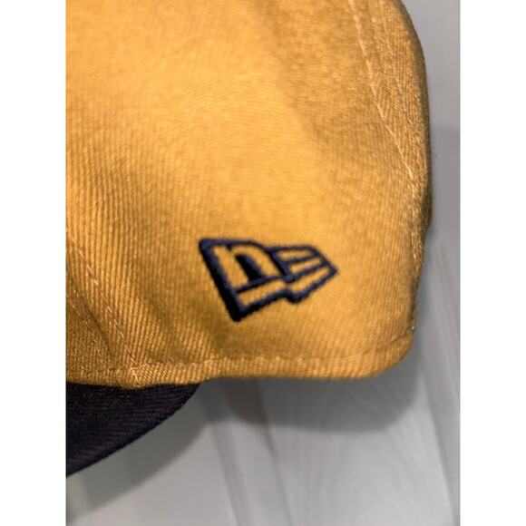 Men's New Era Tan/Navy Washington Commanders Wordmark Wheat 59FIFTY fitted hat - Picture 2 of 5